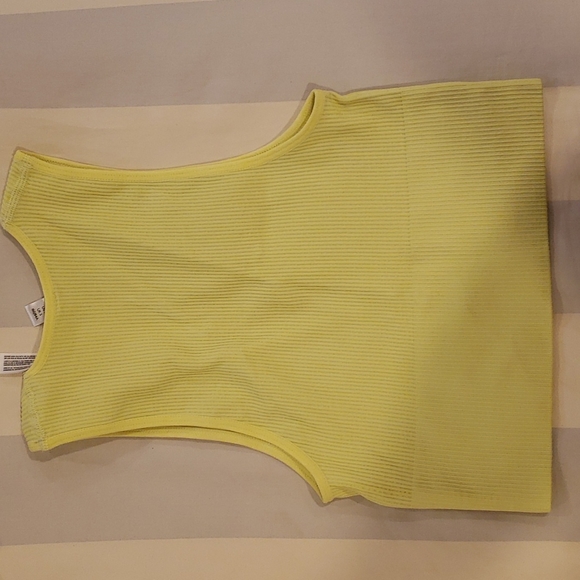 Urban outfitters out from under top - Picture 3 of 3